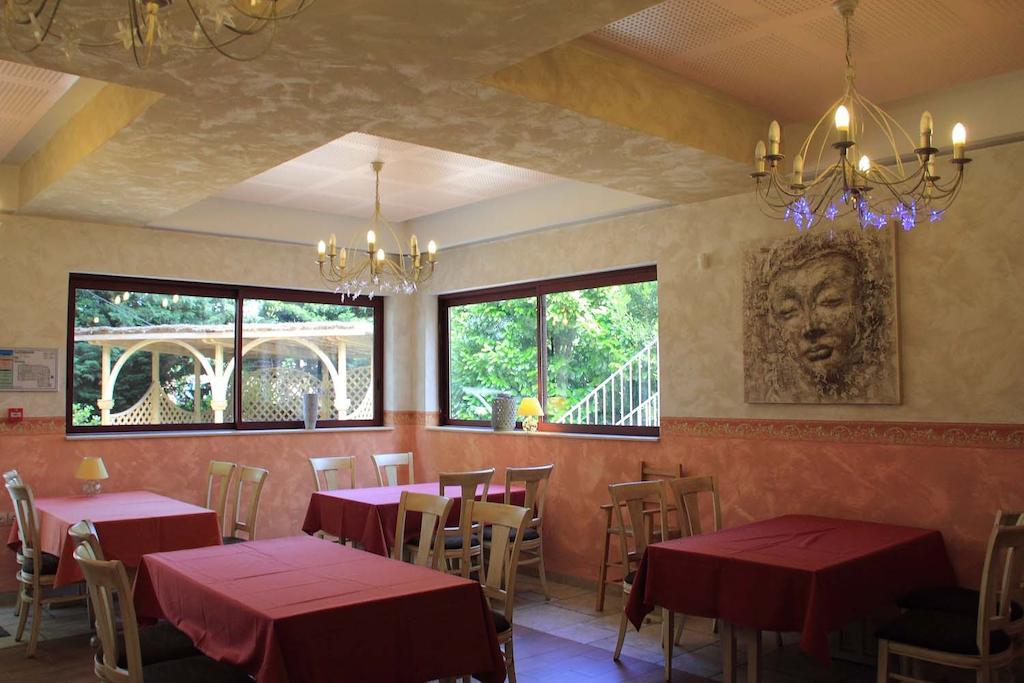 Hotel Auberge De Bonpas Logis De France Aviñón Exterior foto