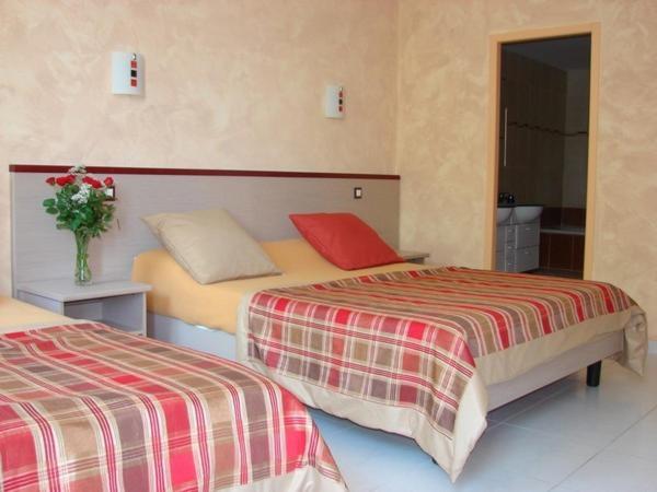 Hotel Auberge De Bonpas Logis De France Aviñón Habitación foto